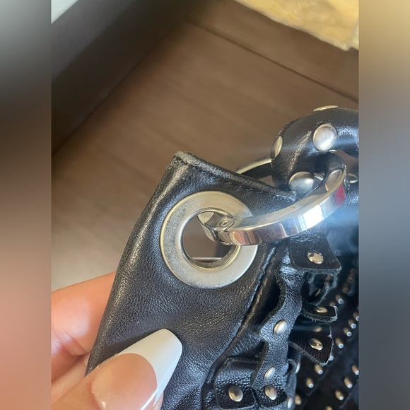 💯 Authentic Choo black leather hobo with silver studs - Picture 4 of 8